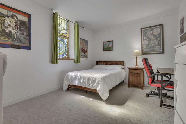 131 E Chestnut St, Lancaster, OH 43130 - carpeted bedroom with baseboards