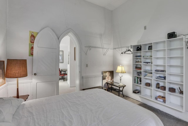 131 E Chestnut St, Lancaster, OH 43130 - carpeted bedroom featuring arched walkways