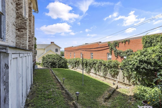 131 E Chestnut St, Lancaster, OH 43130 - view of yard