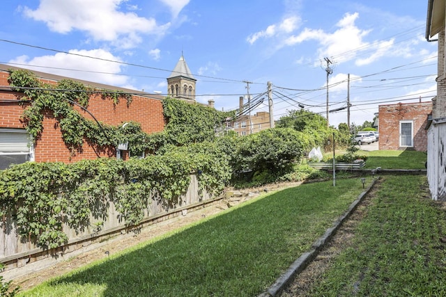 131 E Chestnut St, Lancaster, OH 43130 - view of green lawn