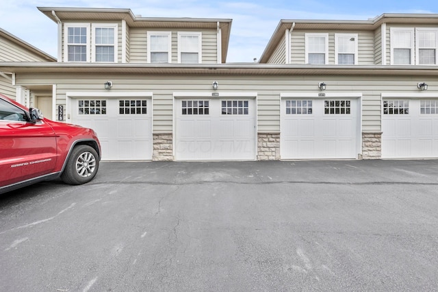 5380 Nottinghamshire Ln, Westerville, OH 43081 - photo 1