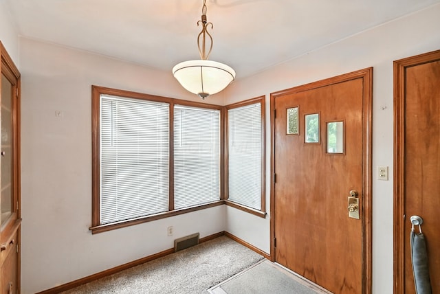 305 N Boston St, Galion, OH 44833 - carpeted foyer with baseboards