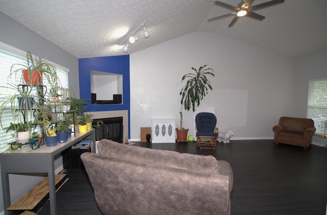 712 Cape Henry Dr, Columbus, OH 43228 - photo 4