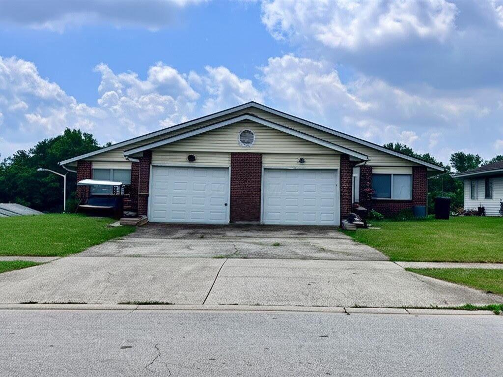 2711-2713 Charles Dr, Grove City, OH 43123 - photo 1