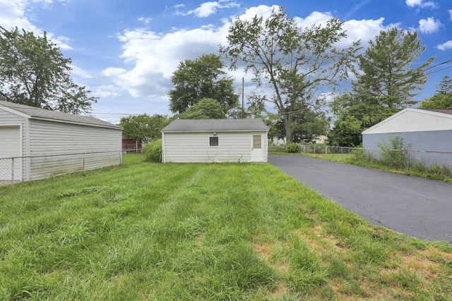 3717 Eisenhower Rd, Columbus, OH 43224 - photo 24