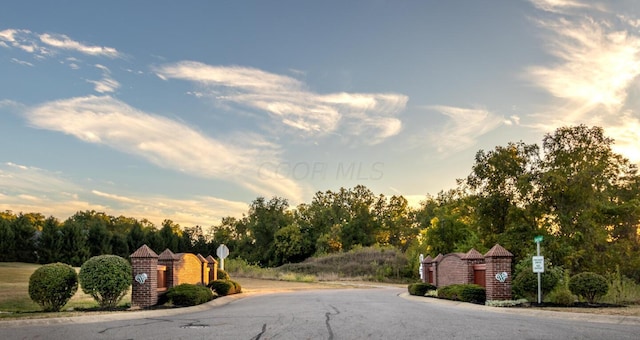 1365 Epworth Forest Dr, Lancaster, OH 43130 - photo 2