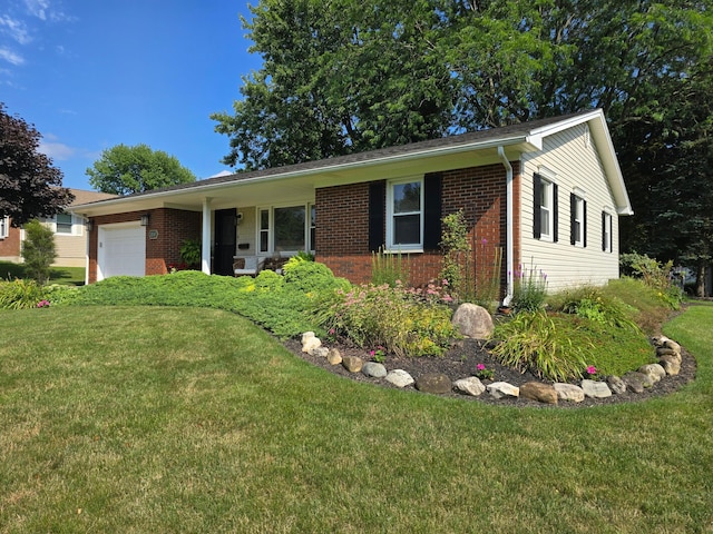 858 Crestview Dr, Bellefontaine, OH 43311 - photo 3