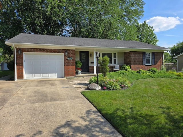 858 Crestview Dr, Bellefontaine, OH 43311 - photo 1