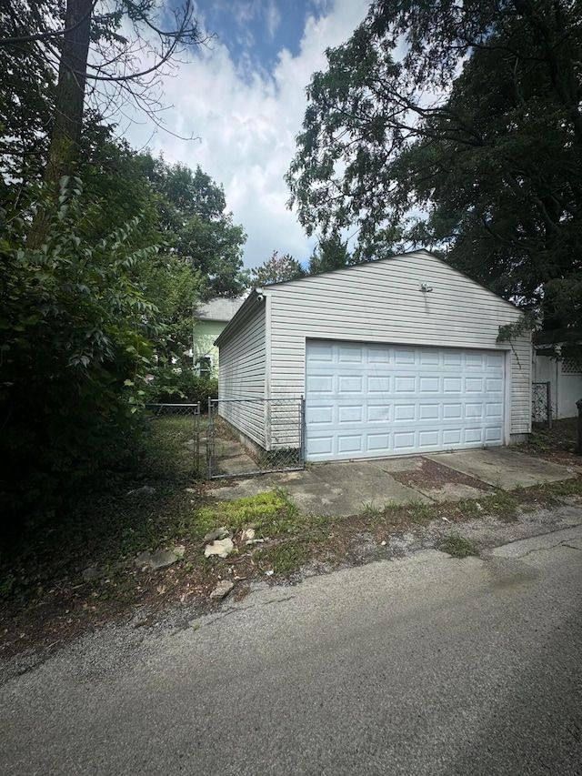 2242 Indiana Ave, Columbus, OH 43202 - photo 4