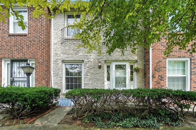 2354 Hardesty Ct Unit Ja6, Columbus, OH 43204 - photo 1
