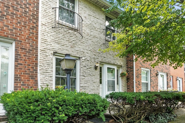 2354 Hardesty Ct Unit Ja6, Columbus, OH 43204 - photo 2