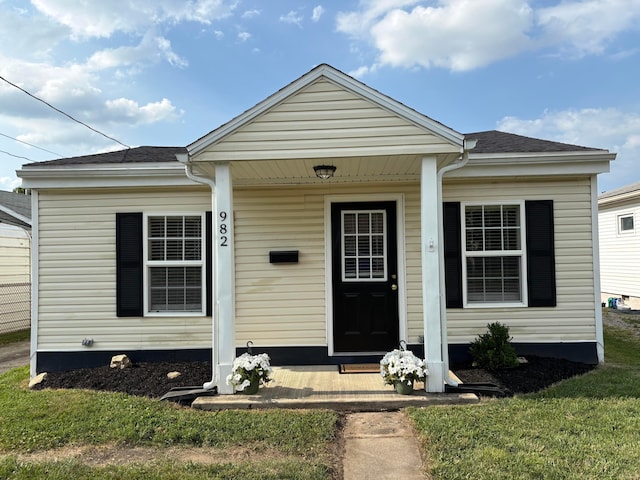 982 Oak Grove Ave, Marion, OH 43302 - photo 1