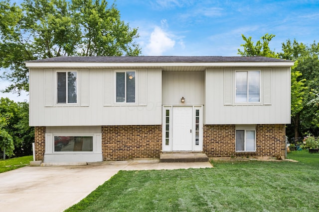 2621 Ipswick Cir, Columbus, OH 43224 - photo 1