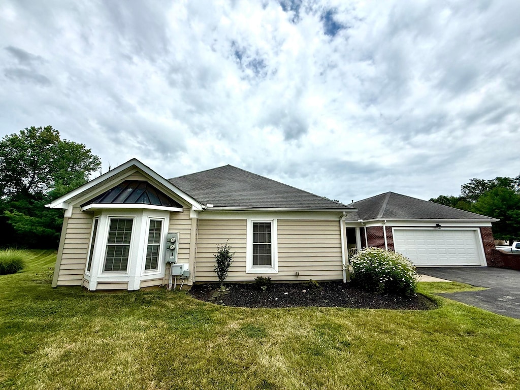 1411 Epworth Forest Dr, Lancaster, OH 43130 - photo 2