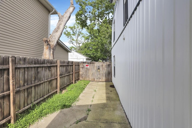 126 S Oakley Ave, Columbus, OH 43204 - photo 24