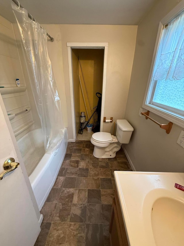 94 Jefferson St, Mount Sterling, OH 43143 - photo 13