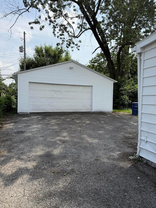1679 Burley Dr, Columbus, OH 43207 - photo 17