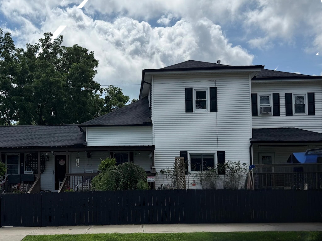 802 Sycamore St, Washington Court House, OH 43160 - photo 1