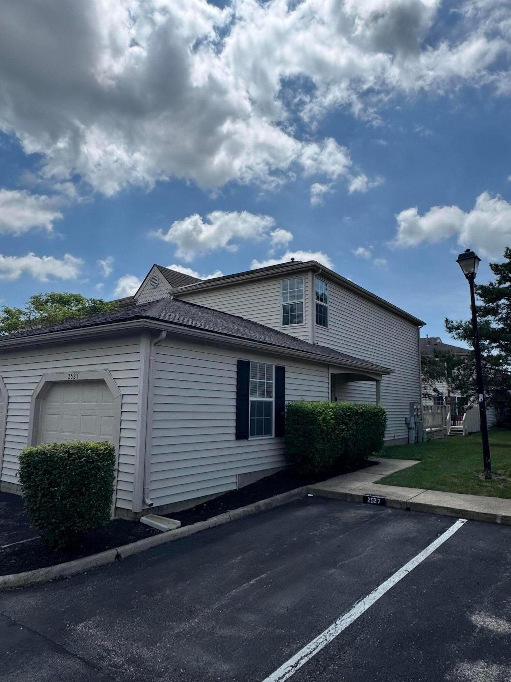 2527 Maxim Ln Unit 40D, Columbus, OH 43235 - photo 1
