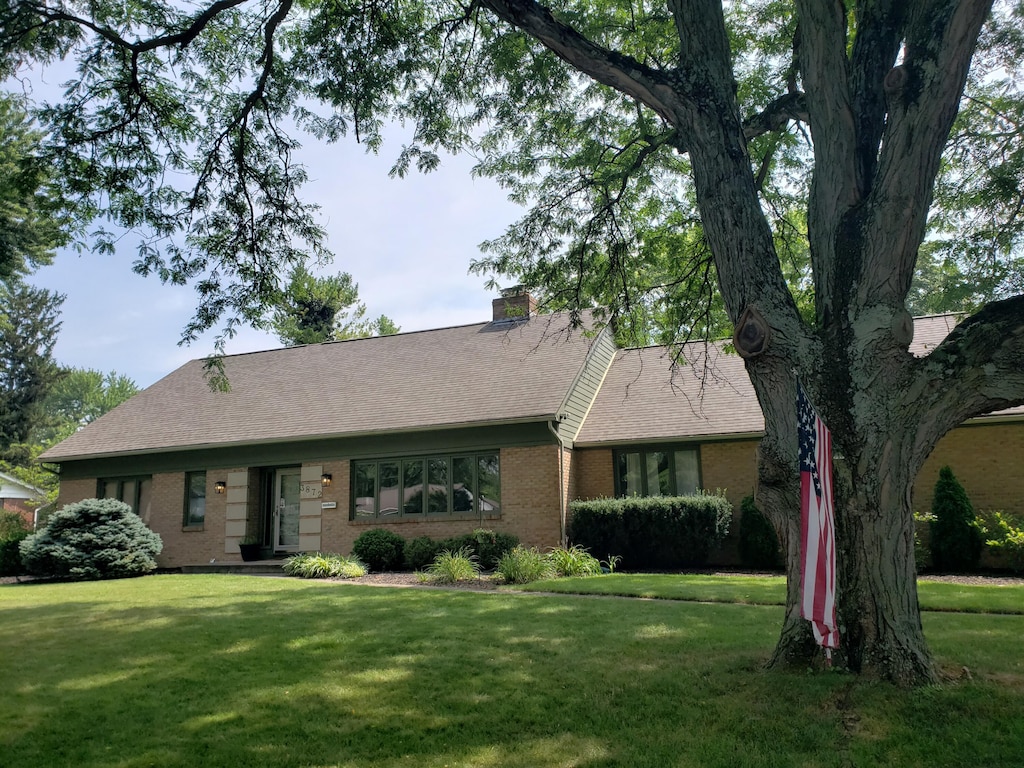3872 Patricia Dr, Columbus, OH 43220 - photo 2