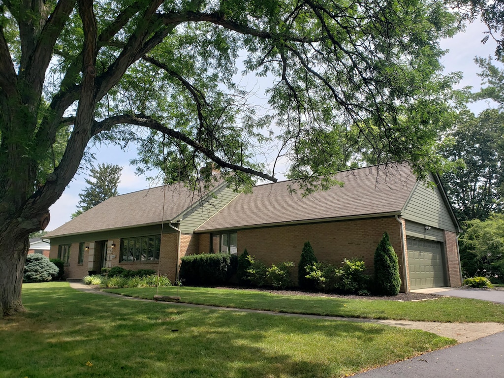 3872 Patricia Dr, Columbus, OH 43220 - photo 1