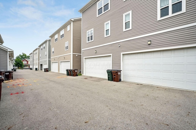1233 Cromartie Ln, Columbus, OH 43201 - photo 33