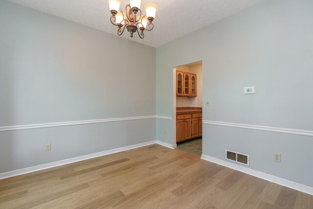3588 Rivervail Dr, Columbus, OH 43221 - photo 11
