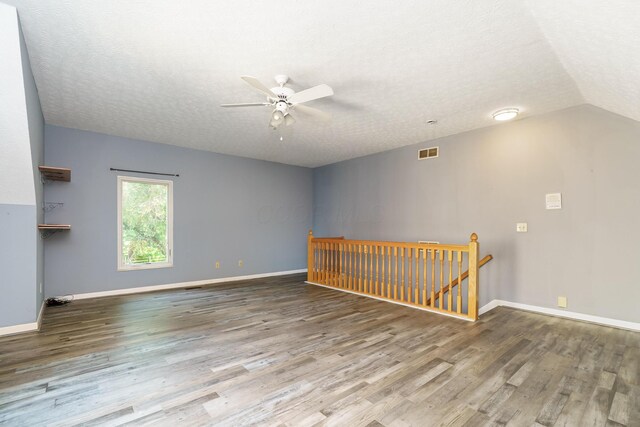 3588 Rivervail Dr, Columbus, OH 43221 - photo 24