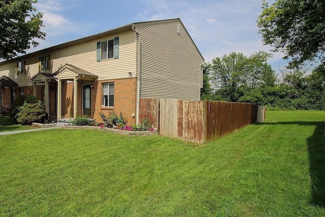 5768 Bellport Ct, Galloway, OH 43119 - photo 2