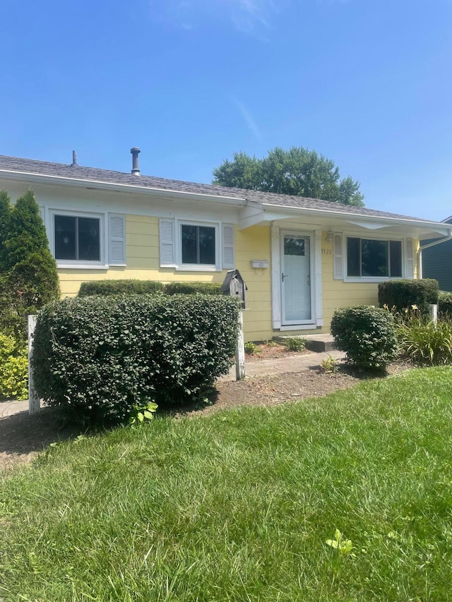 3920 Clearwater Dr, Columbus, OH 43232 - photo 1
