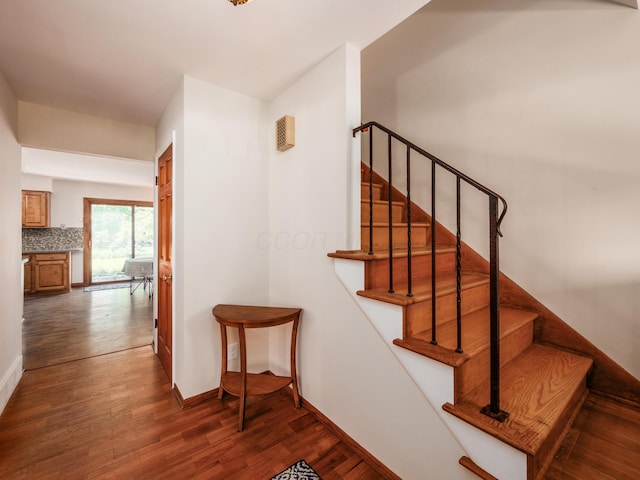 3668 Ridgewood Dr, Hilliard, OH 43026 - photo 5