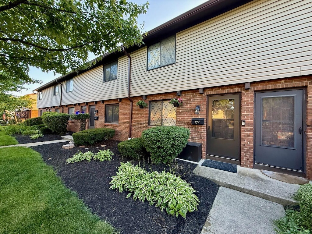 199 Nottingham Ct, Westerville, OH 43081 - photo 2