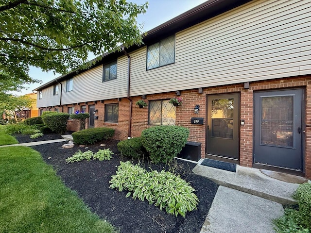199 Nottingham Ct, Westerville, OH 43081 - photo 2