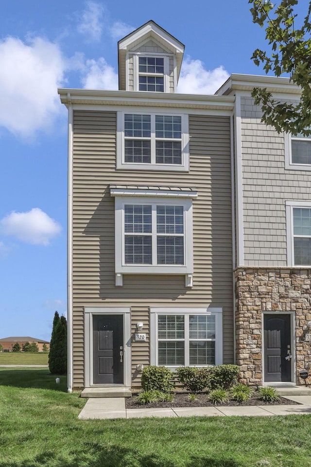 320 Autumn Ridge Cir, Pickerington, OH 43147 - photo 1