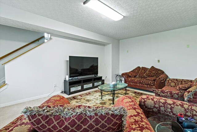 2401 Featherwood Dr, Columbus, OH 43228 - photo 24
