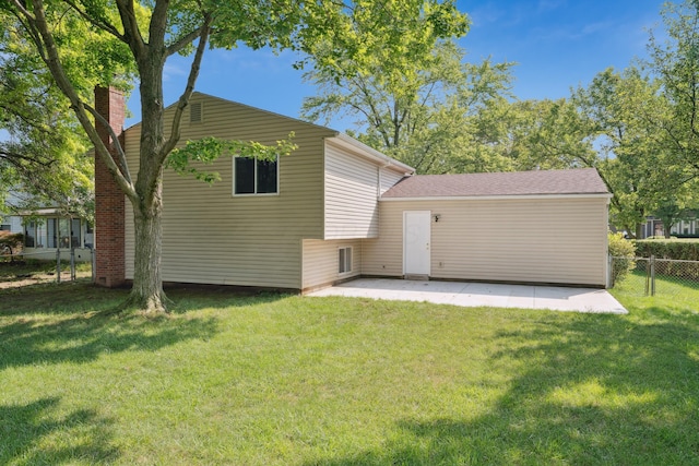2035 Tuckaway Ct, Columbus, OH 43228 - photo 3