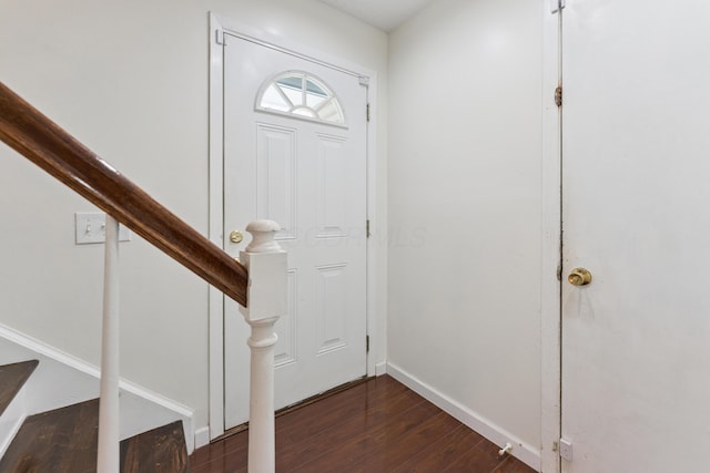 2035 Tuckaway Ct, Columbus, OH 43228 - photo 7