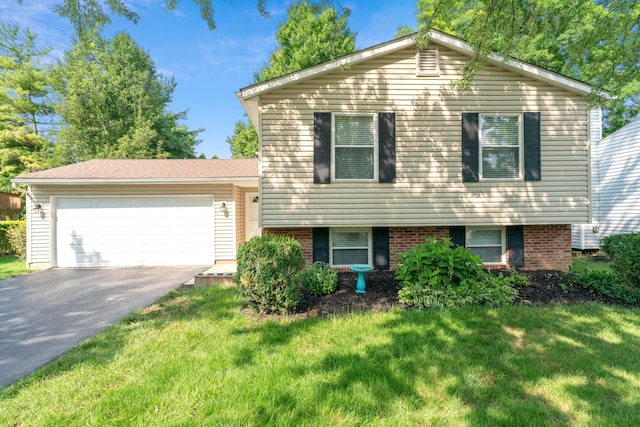 2035 Tuckaway Ct, Columbus, OH 43228 - photo 2
