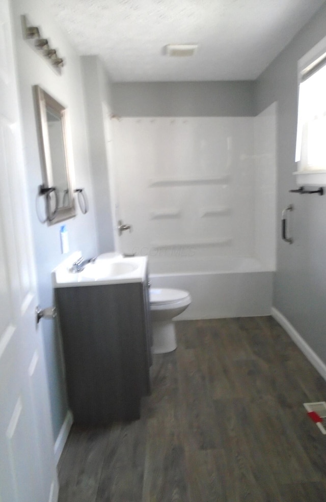 82 Delray Rd, Columbus, OH 43207 - photo 11