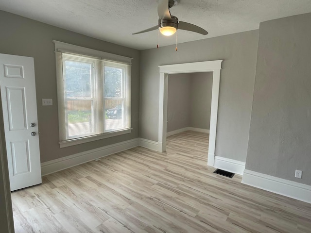 299 S Warren Ave, Columbus, OH 43204 - photo 14
