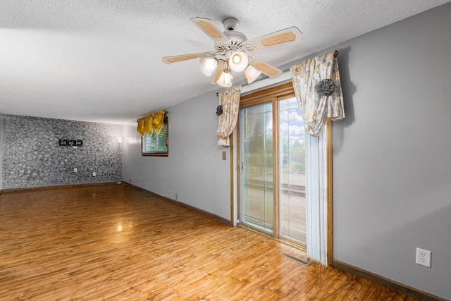 745 Fleetrun Ave, Columbus, OH 43230 - photo 23
