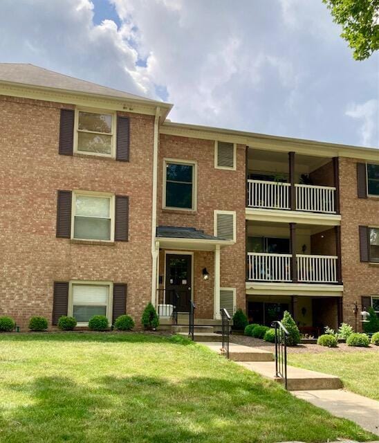 965 Manor Ln Unit W, Columbus, OH 43221 - photo 2