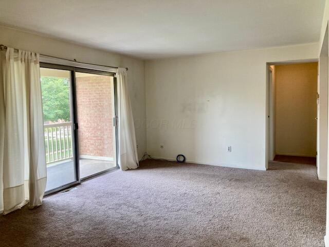 965 Manor Ln Unit W, Columbus, OH 43221 - photo 5