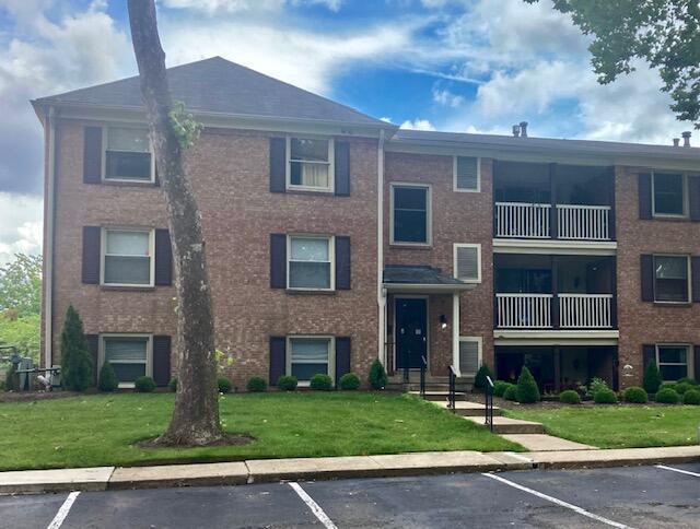 965 Manor Ln Unit W, Columbus, OH 43221 - photo 1