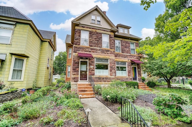 396 W 7th Ave, Columbus, OH 43201 - photo 1