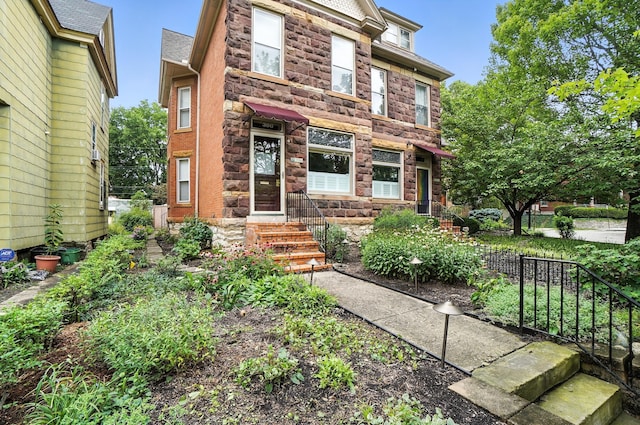 396 W 7th Ave, Columbus, OH 43201 - photo 2