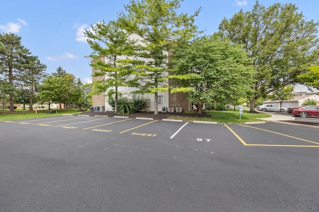 6823 Meadow Creek Dr Unit 205, Columbus, OH 43235 - photo 5