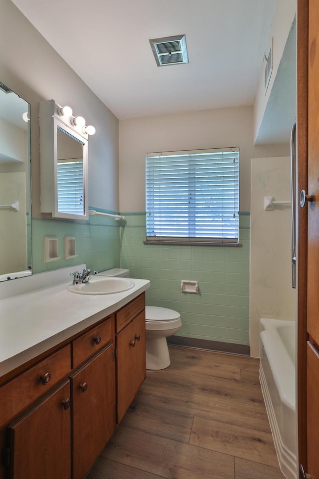 696 E Schreyer Pl, Columbus, OH 43214 - photo 20