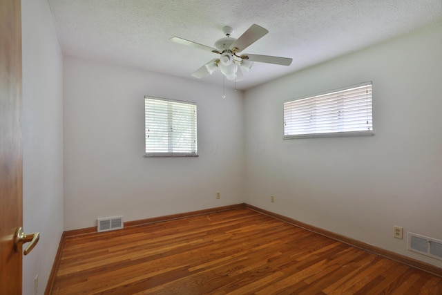 696 E Schreyer Pl, Columbus, OH 43214 - photo 26
