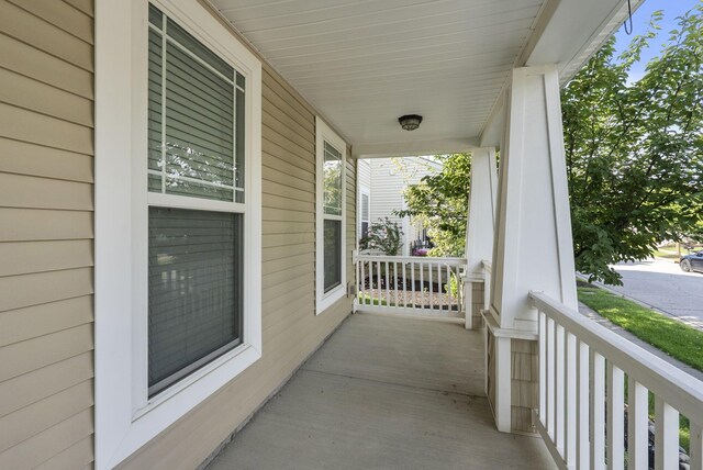 4681 Snowy Meadow Dr, Grove City, OH 43123 - photo 3